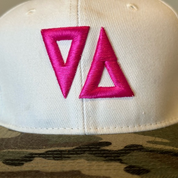 Limited Edition Thick As Thieves Logo SnapBack Cap- White/Camo with Pink 3D Logo - Picture 2 of 5
